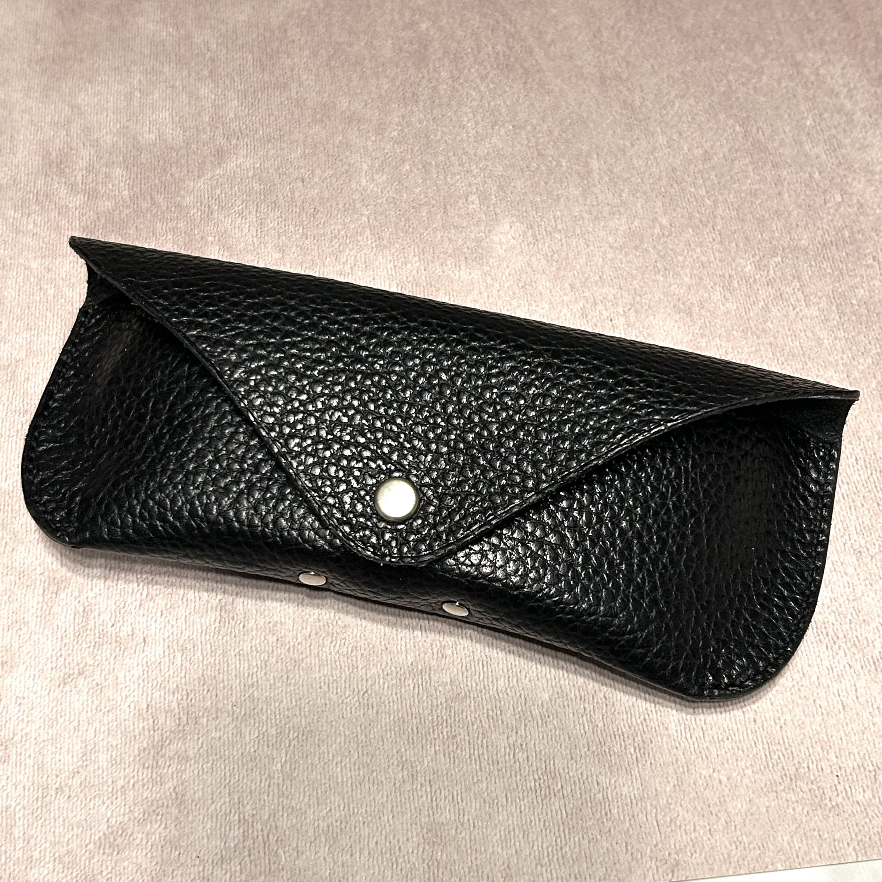 ベルーガ　メガネ・サングラスケース 大きめサイズ ブラック