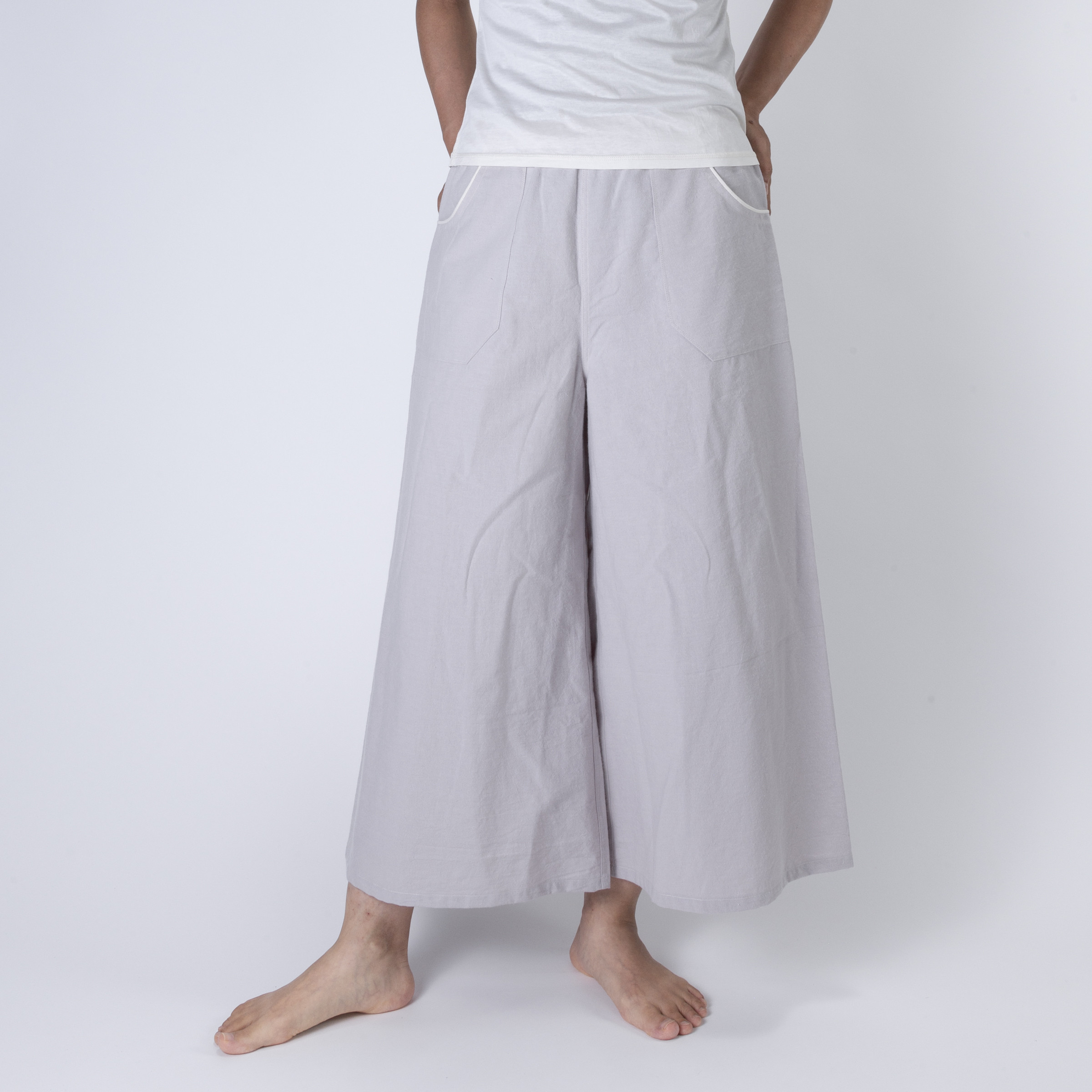 フレアパンツ／コットンワッシャー／ライトグレー／Mサイズ