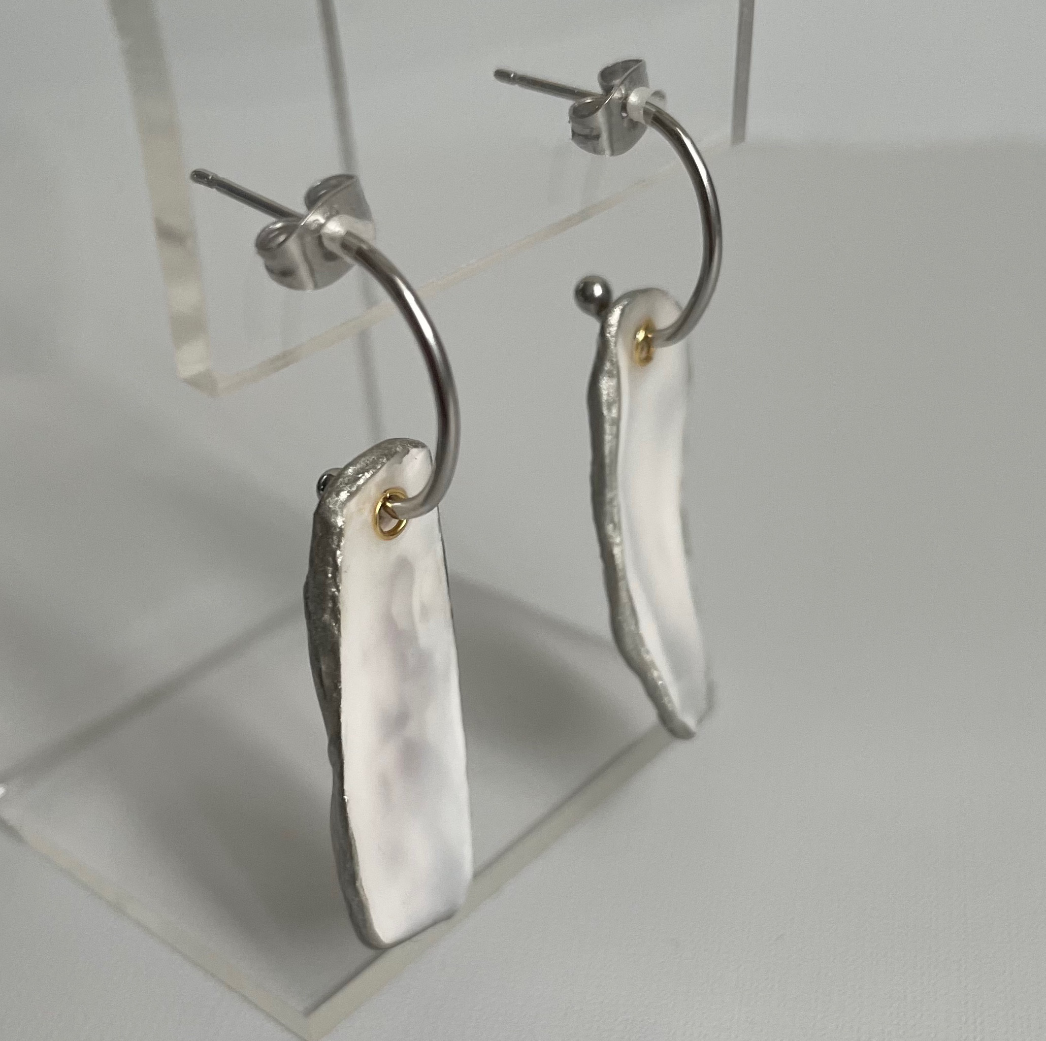 牡蠣殻×銀継ぎ　デザインフープピアス　シルバー  個性派ピアス