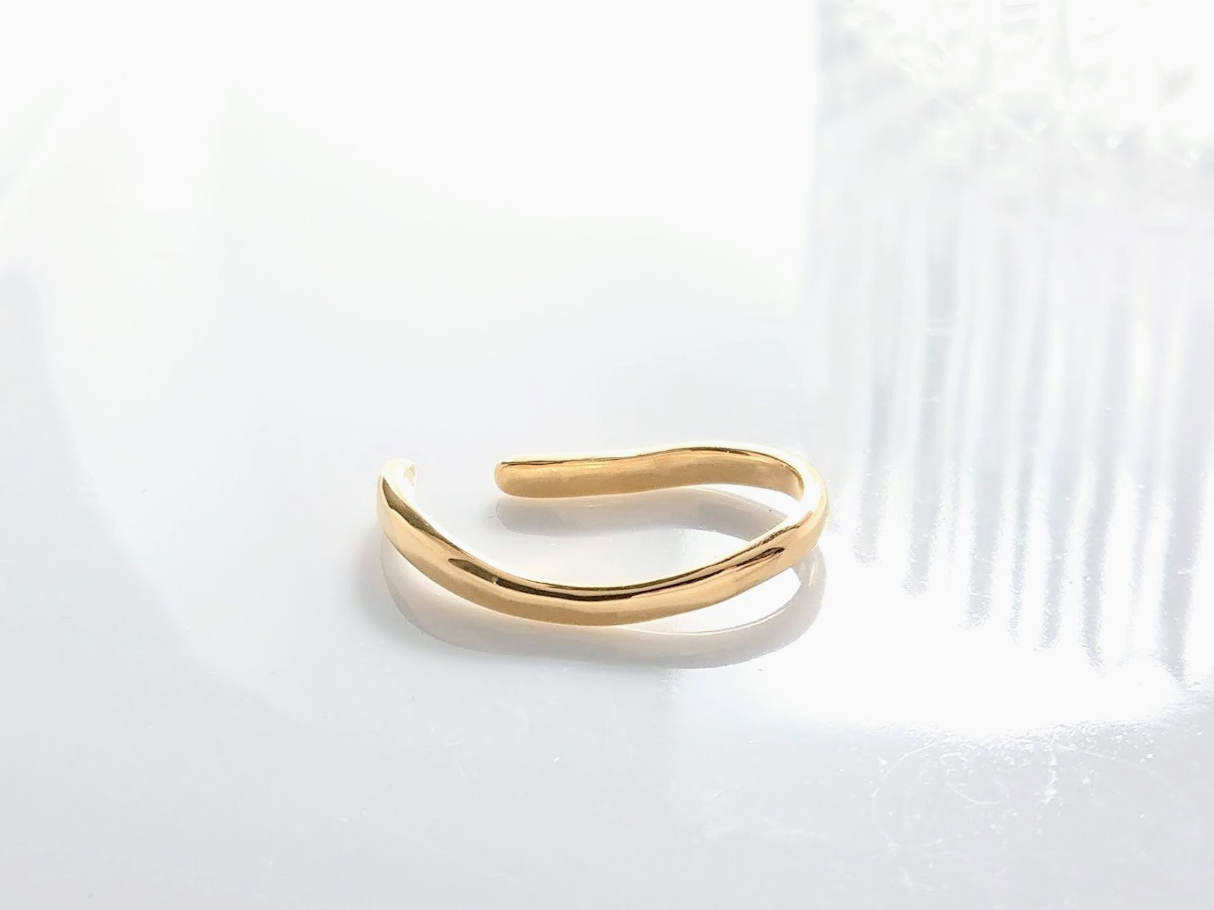 K18GP　カーブイヤーカフ（片耳用）