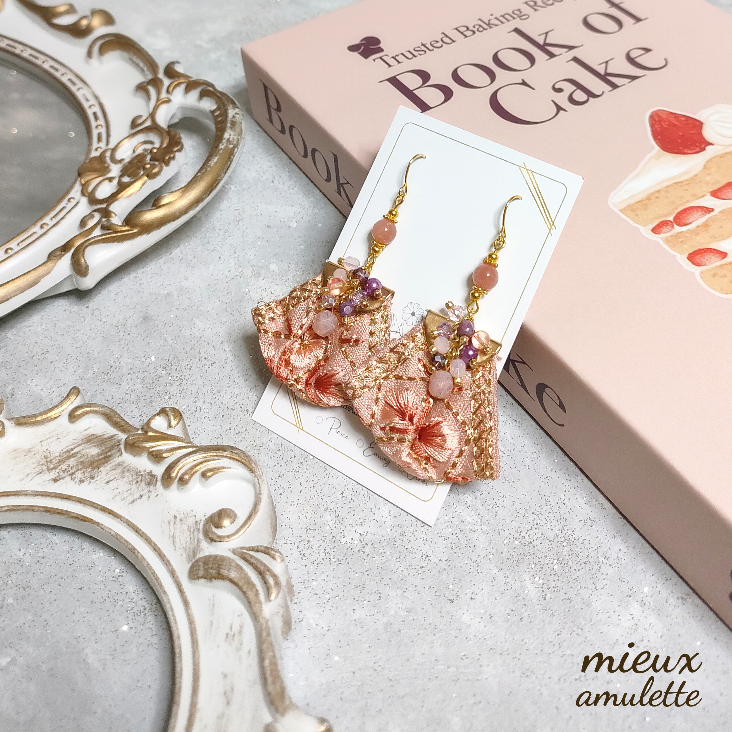 ピンク 花 フラワー 刺繍リボン 揺れる ピアス イヤリング 1点物アクセサリー ハンドメイドアクセサリー 推し活