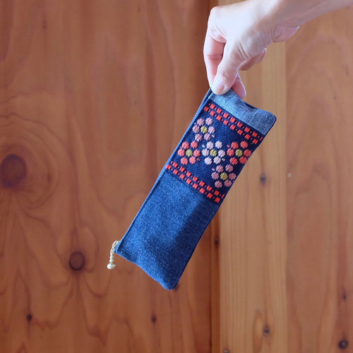 こぎん刺しデニムリメイクペンケース☺︎お花畑【刺し子☺︎刺繍