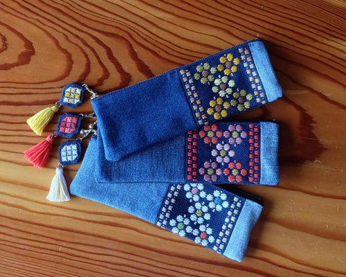 こぎん刺しデニムリメイクペンケース☺︎お花畑【刺し子☺︎刺繍