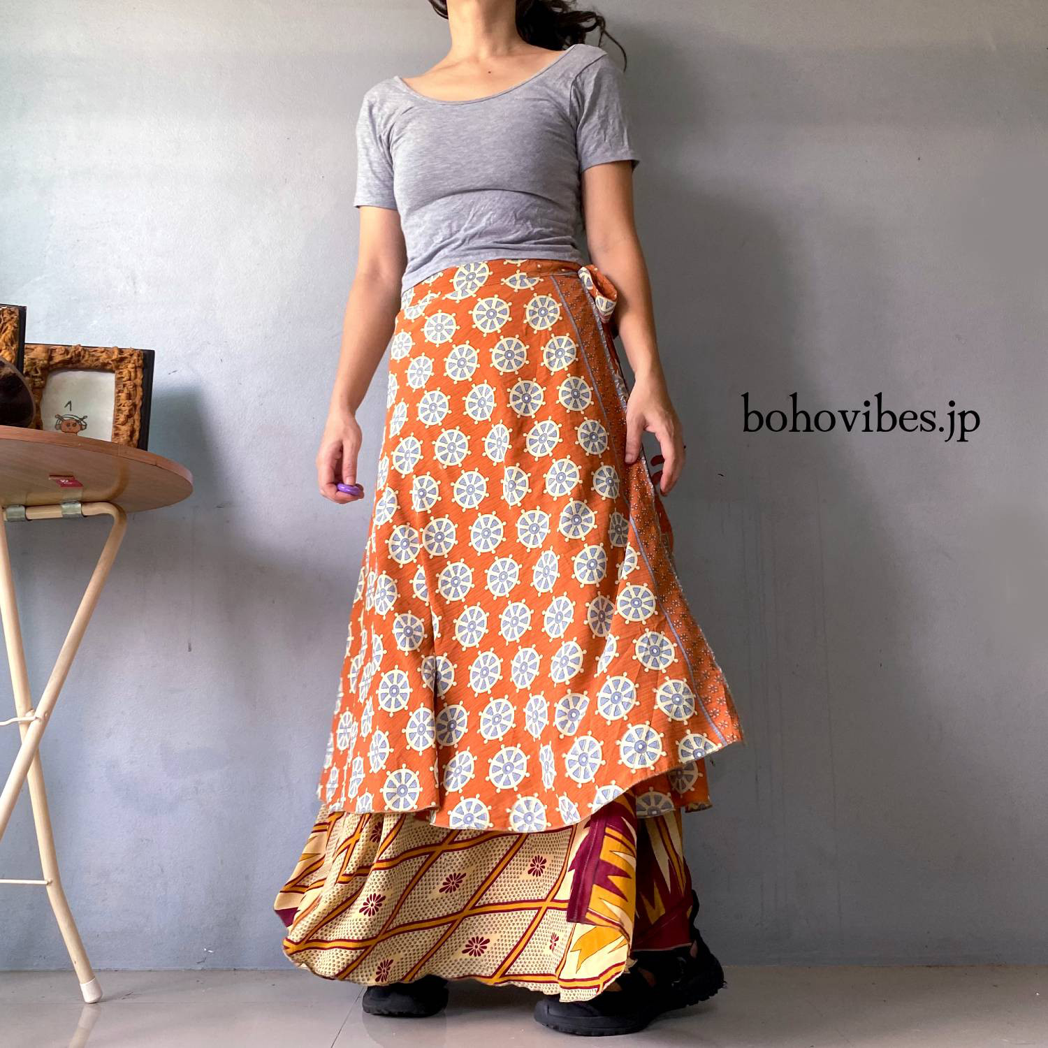 古着リメイク 手書きメッセージアイボリーロングスカート PRANK PROJECT スカート 「2025Winter Pre-Order」サテンロング