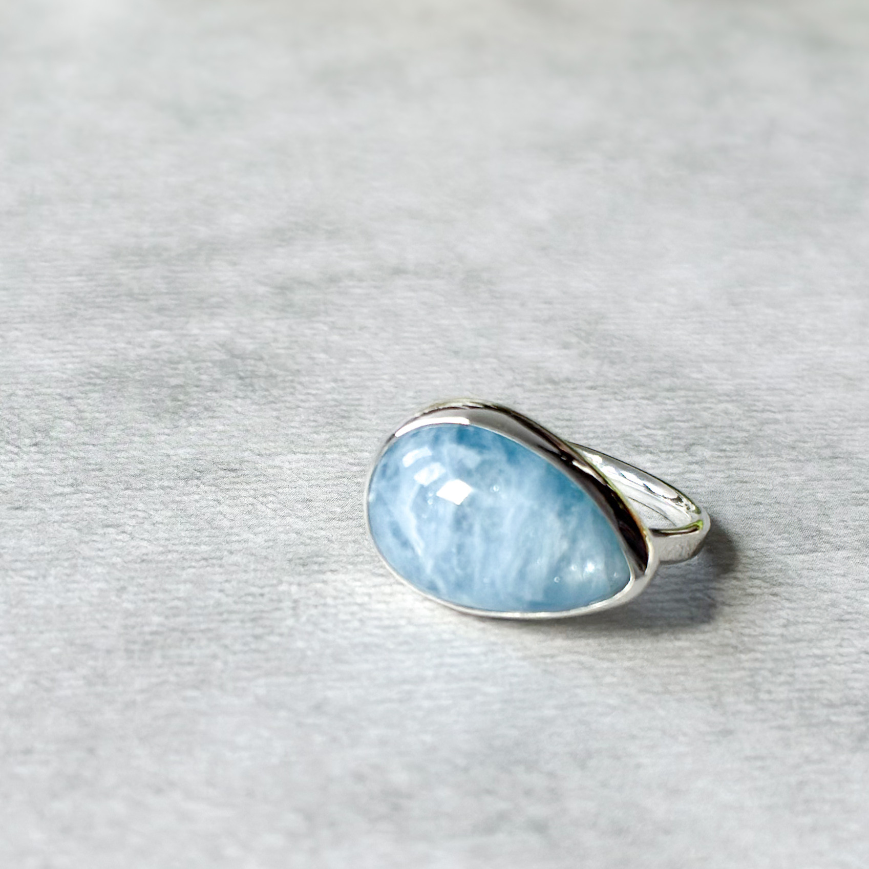 SV925*ミルキーアクアマリンの大ぶり一粒リング／一点もの*10号*&LEON