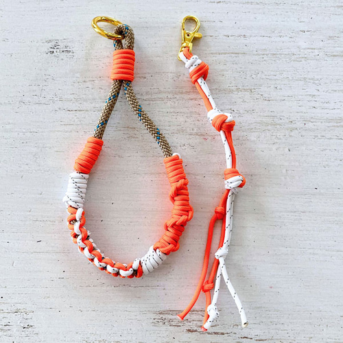 ハンドストラップ パラコード バッグチャーム ゴールド オレンジ レフ