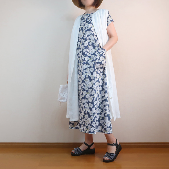 夏の普段着 ゆったり涼しい 大人の配色 フレンチワンピース（コットン／花柄） 18枚目の画像