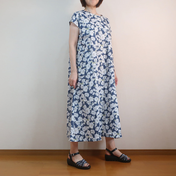 夏の普段着 ゆったり涼しい 大人の配色 フレンチワンピース（コットン／花柄） 14枚目の画像