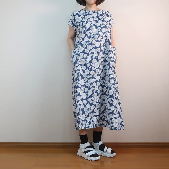 夏の普段着 ゆったり涼しい 大人の配色 フレンチワンピース（コットン／花柄） 17枚目の画像