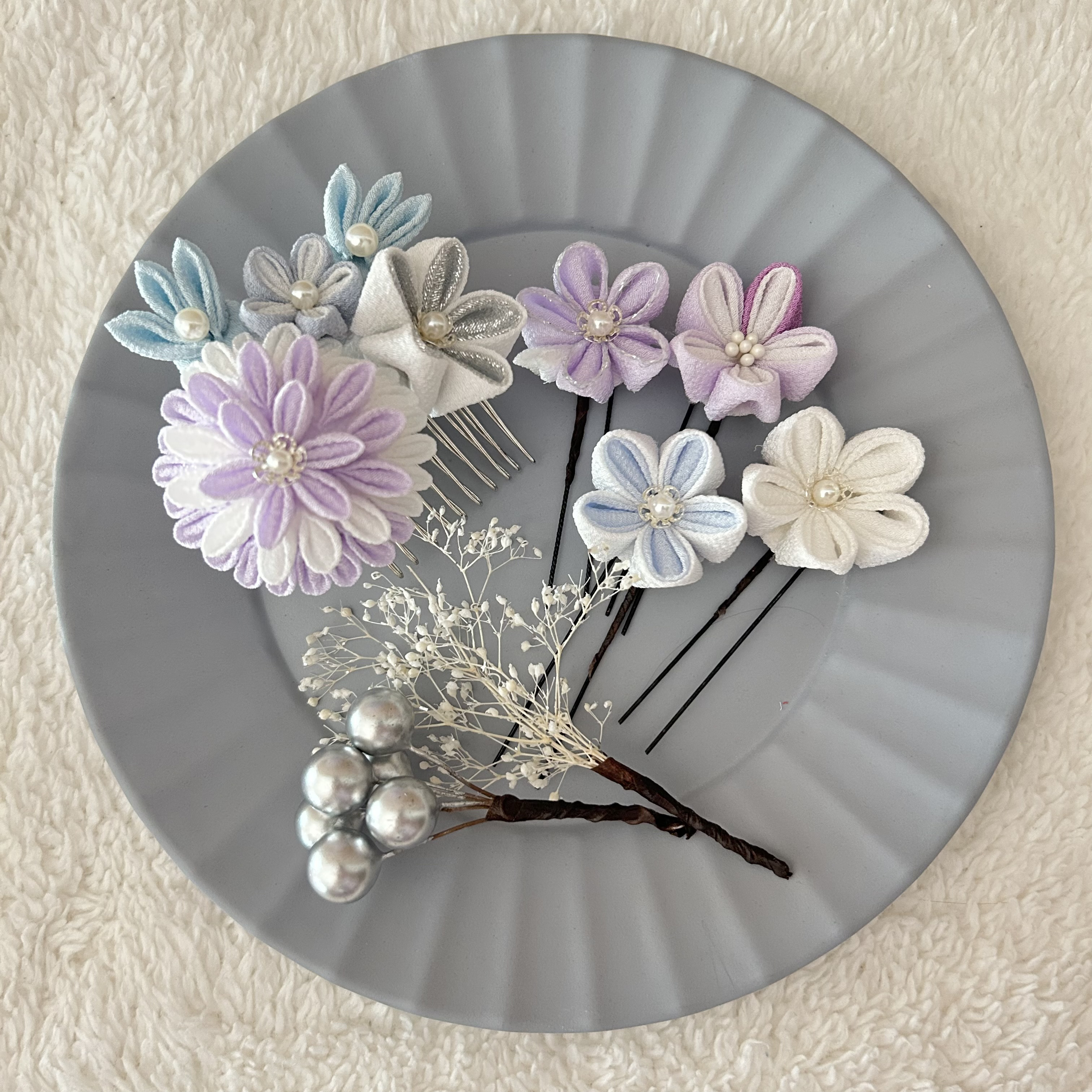 ［Nanahana薄藤×白］つまみ細工　七五三　髪飾り　成人式　卒業式　袴　振袖　リボン　タッセル　かすみそう　金箔　紫
