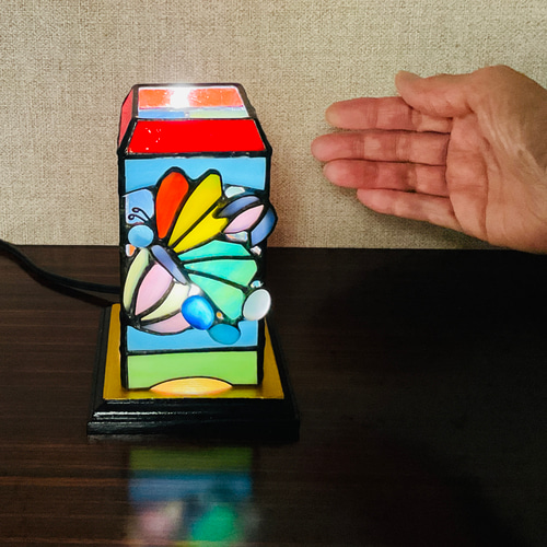 宙を舞う蝶のステンドグラスランプ 3 スタンドライト・テーブルランプ