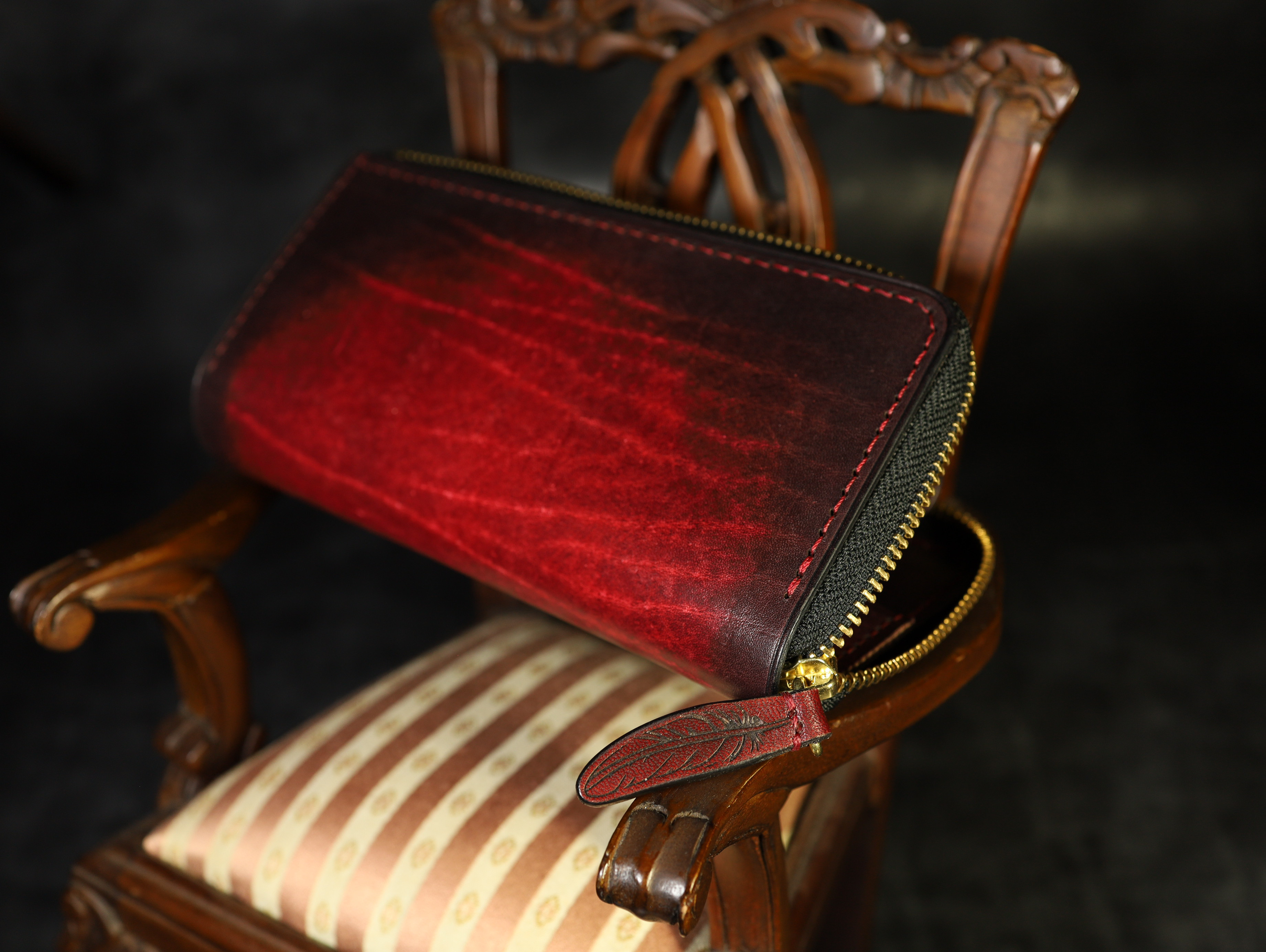 【世界最小クラスの長財布】アンティーク手染めの高級レザー  ワインレッドアンティーク 本革 ギフト プレゼント