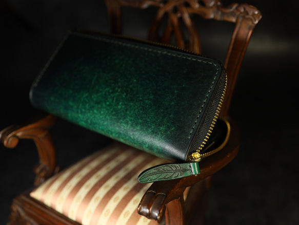 世界最小クラスの長財布】アンティーク手染めの高級レザー グリーン