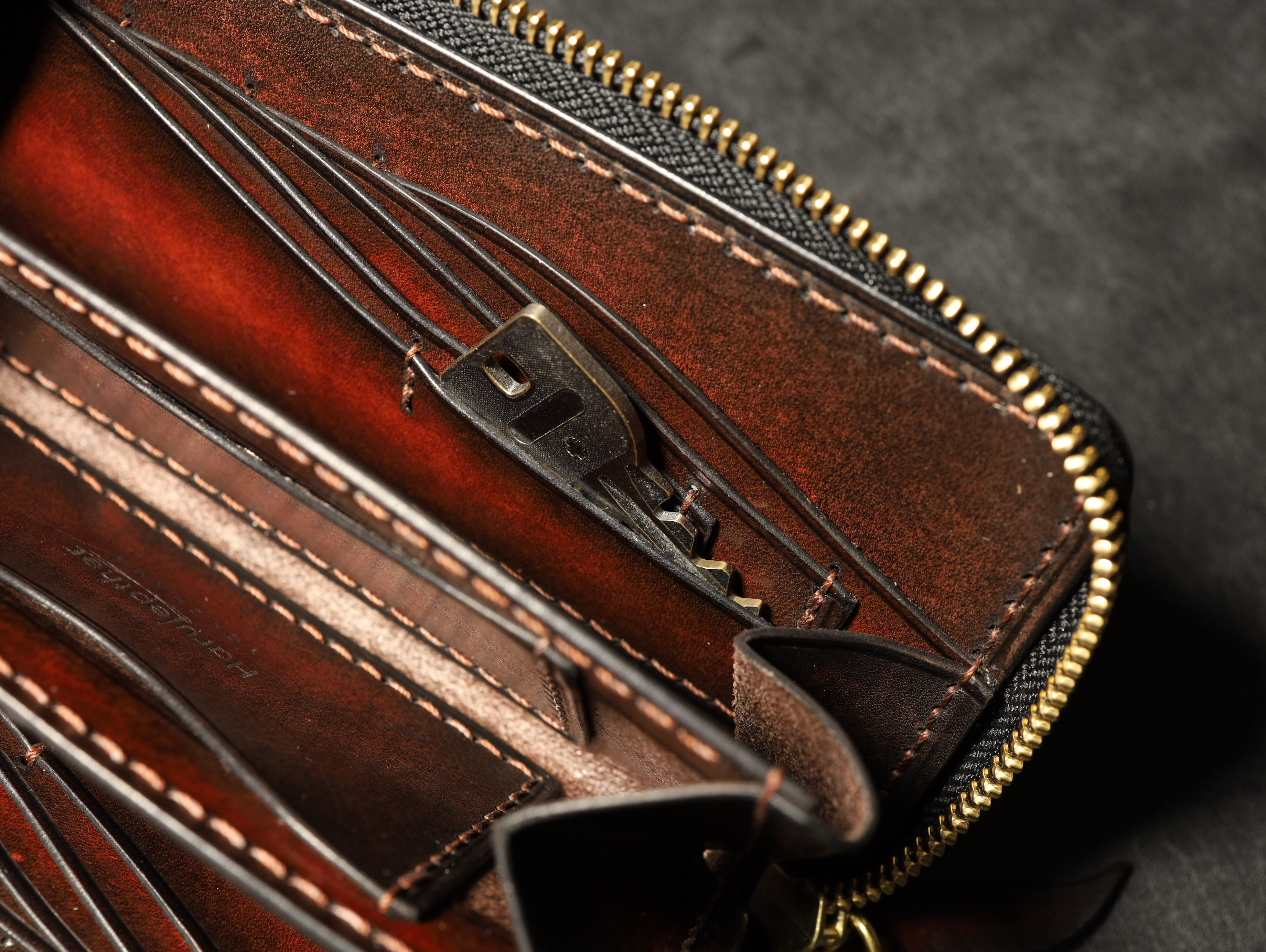 【世界最小クラスの長財布】アンティーク手染めの高級レザー  グリーンアンティーク 本革 ギフト プレゼント