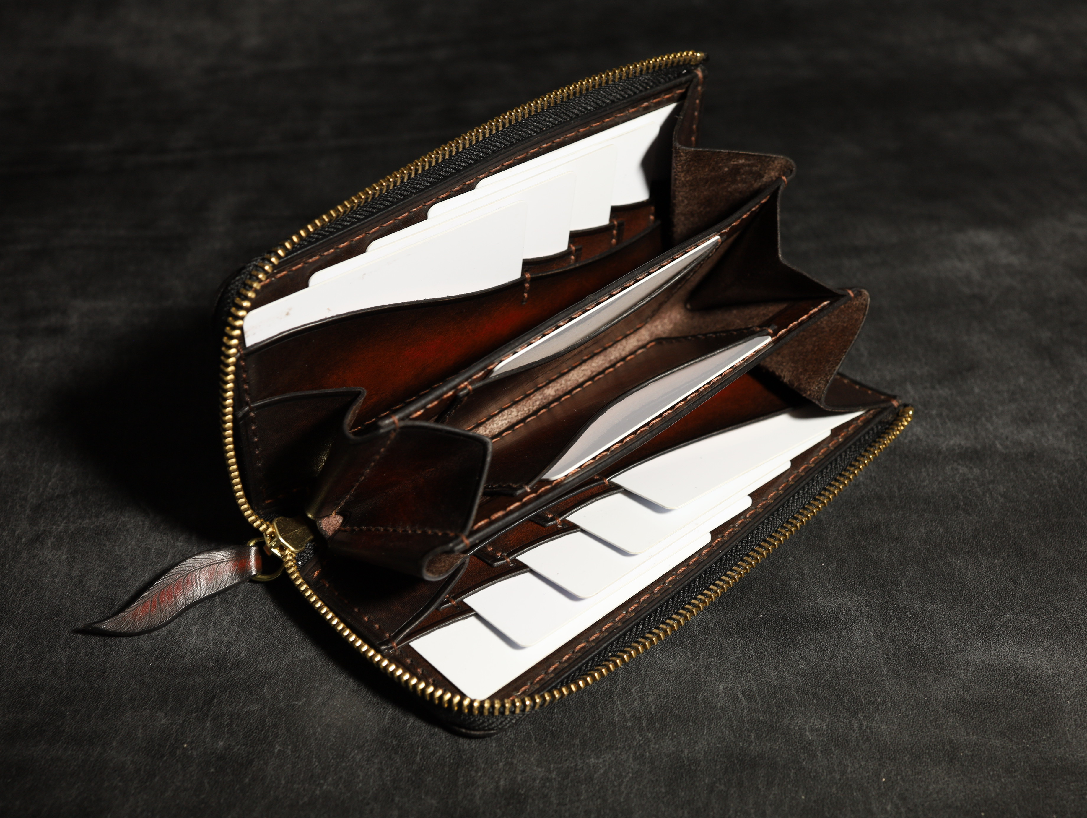 【世界最小クラスの長財布】アンティーク手染めの高級レザー  グリーンアンティーク 本革 ギフト プレゼント