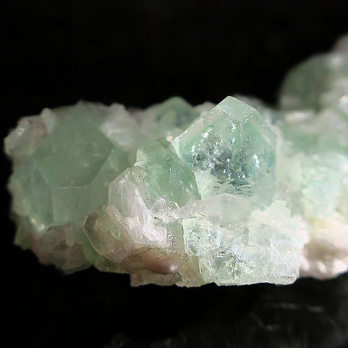 グリーンアポフィライト 原石 クラスター 83g キャビネットサイズ 一点