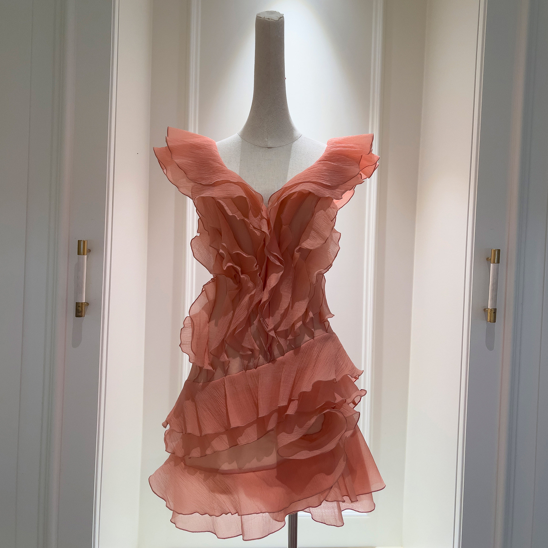 カラードレス ウェディングドレス ショート ワンピース Vネック オレンジピンク 上品 韓国風 同窓会お呼ばれ69325