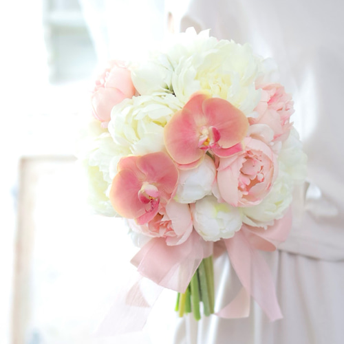 送料無料 芍薬と胡蝶蘭のブーケ ウェディングブーケ ピオニーブーケ