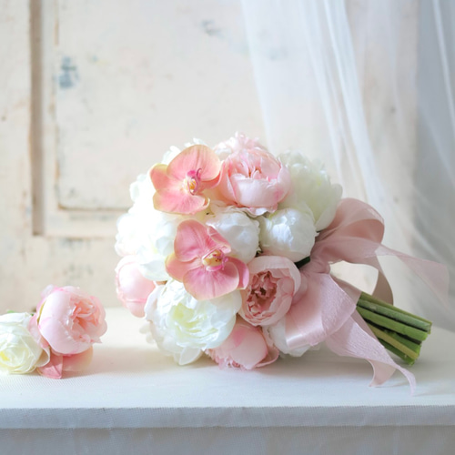 送料無料 芍薬と胡蝶蘭のブーケ ウェディングブーケ ピオニーブーケ