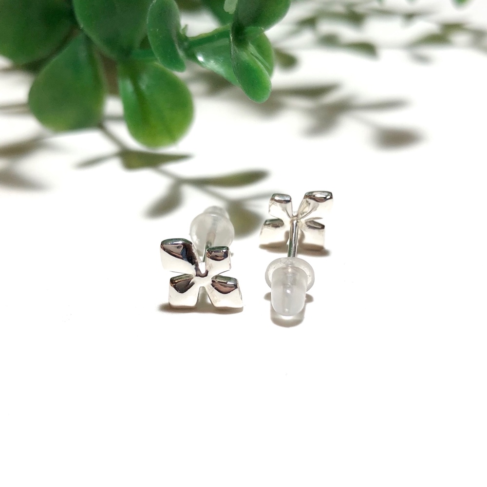 純銀製＊クロスデザインピアス