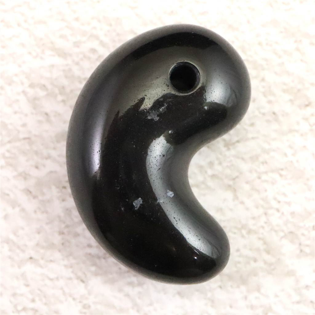 隠岐の島 黒曜石 30.5mm勾玉 ディレクトリーカード付 9.2g #26779