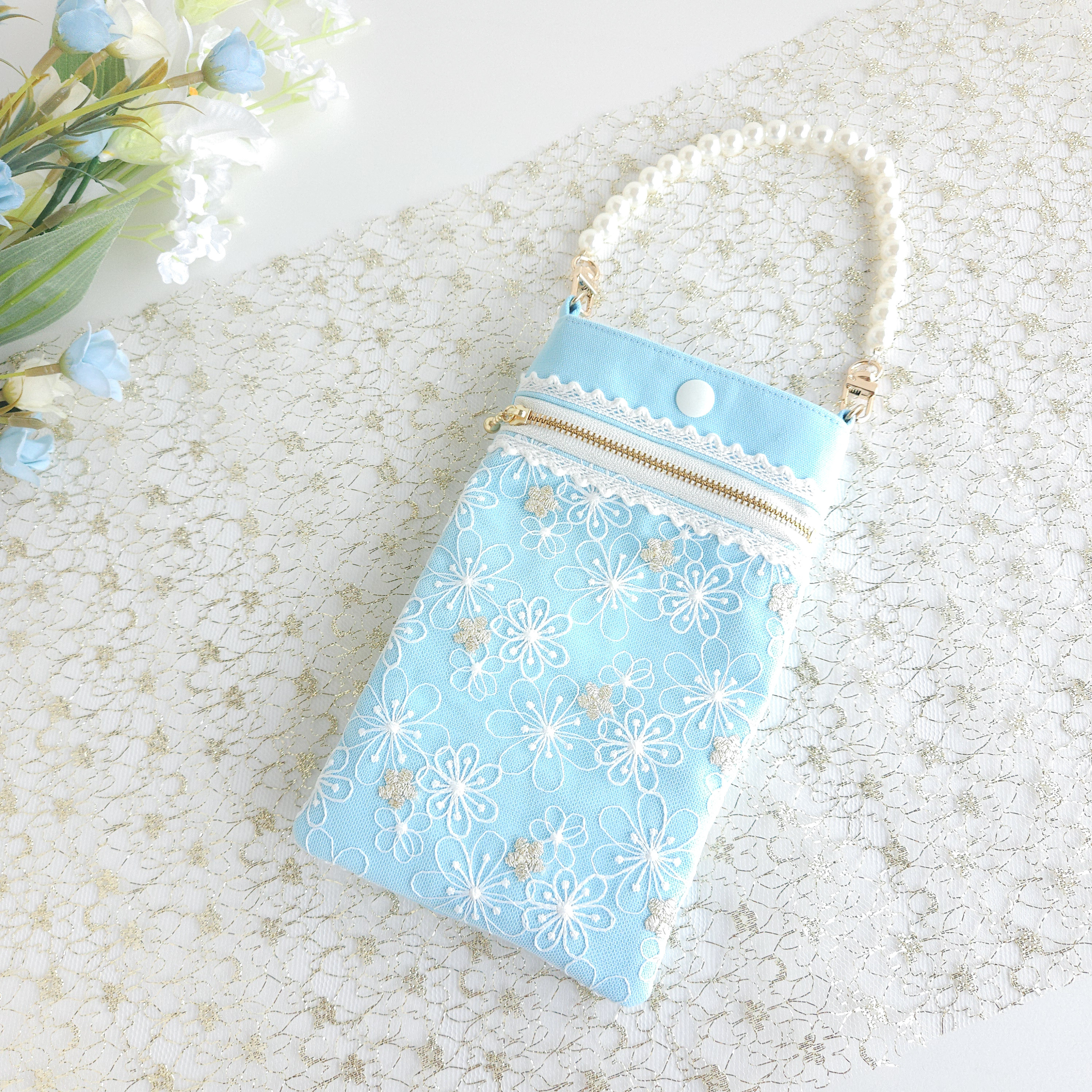 ドレスみたいなスマホポーチ✻ブルー