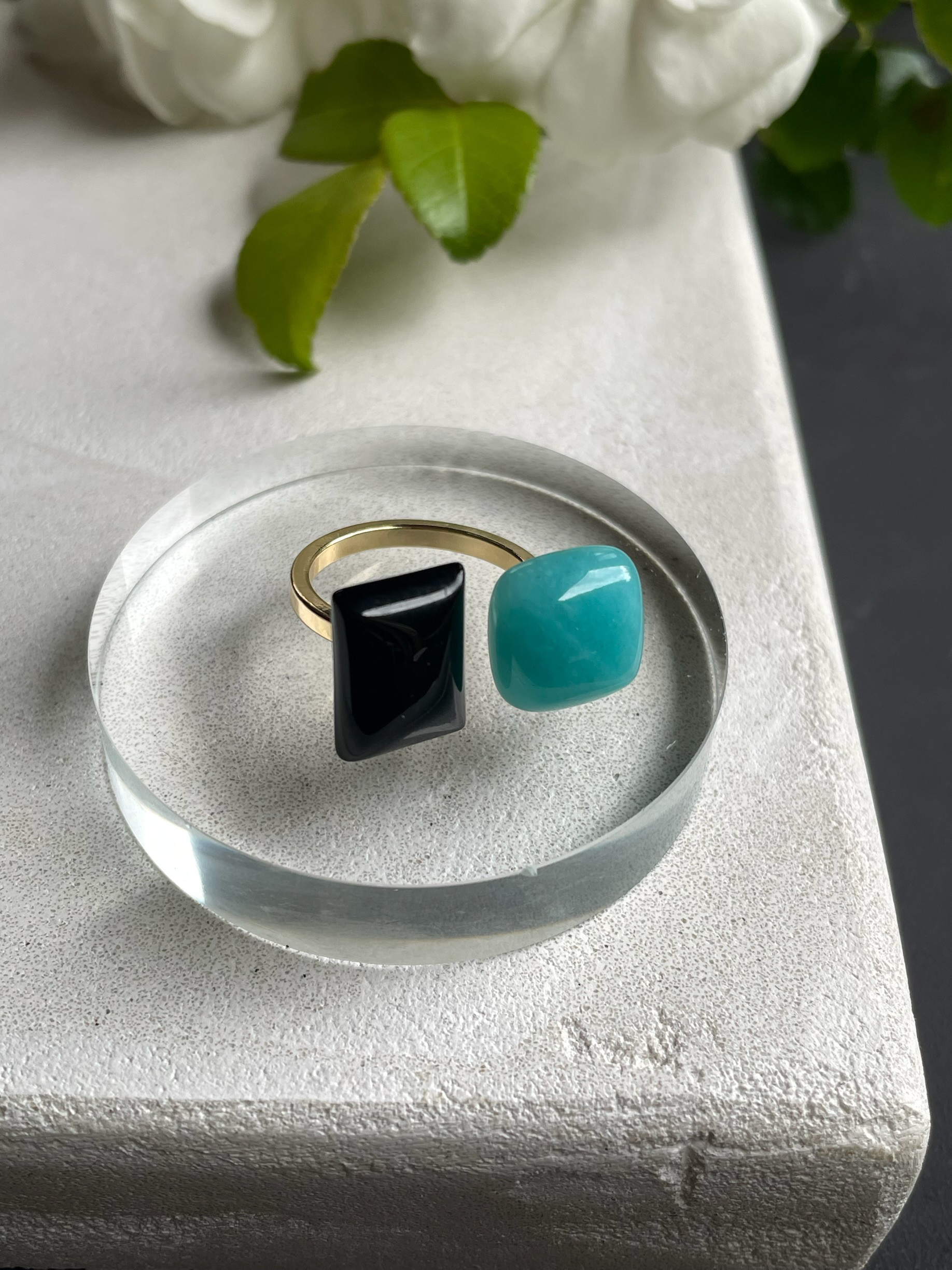 〈モード×エレガント〉Clair et Noir（クレール・エ・ノワール）フォークリング