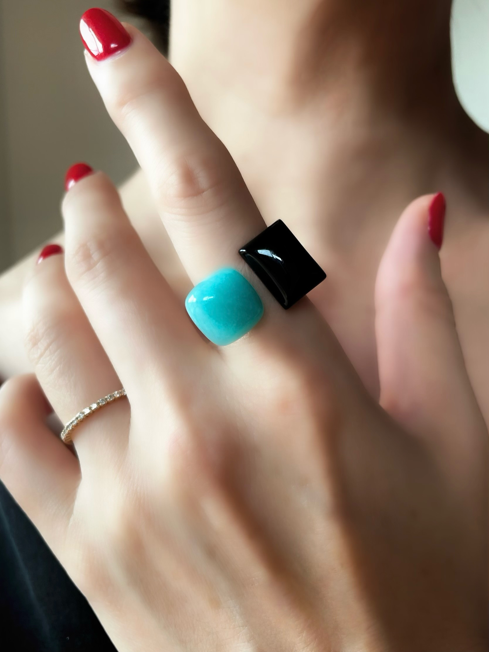 〈モード×エレガント〉Clair et Noir（クレール・エ・ノワール）フォークリング