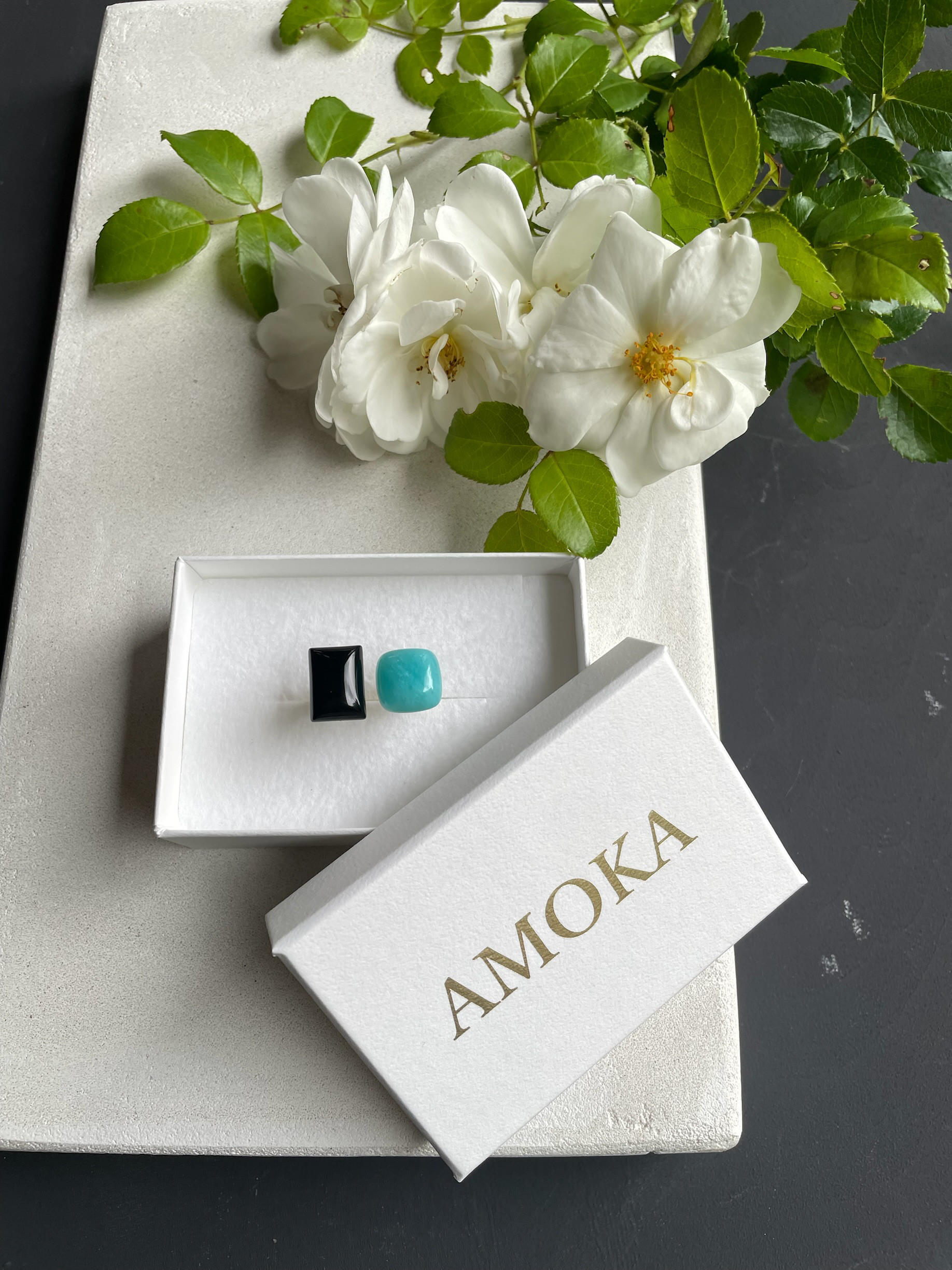 〈モード×エレガント〉Clair et Noir（クレール・エ・ノワール）フォークリング