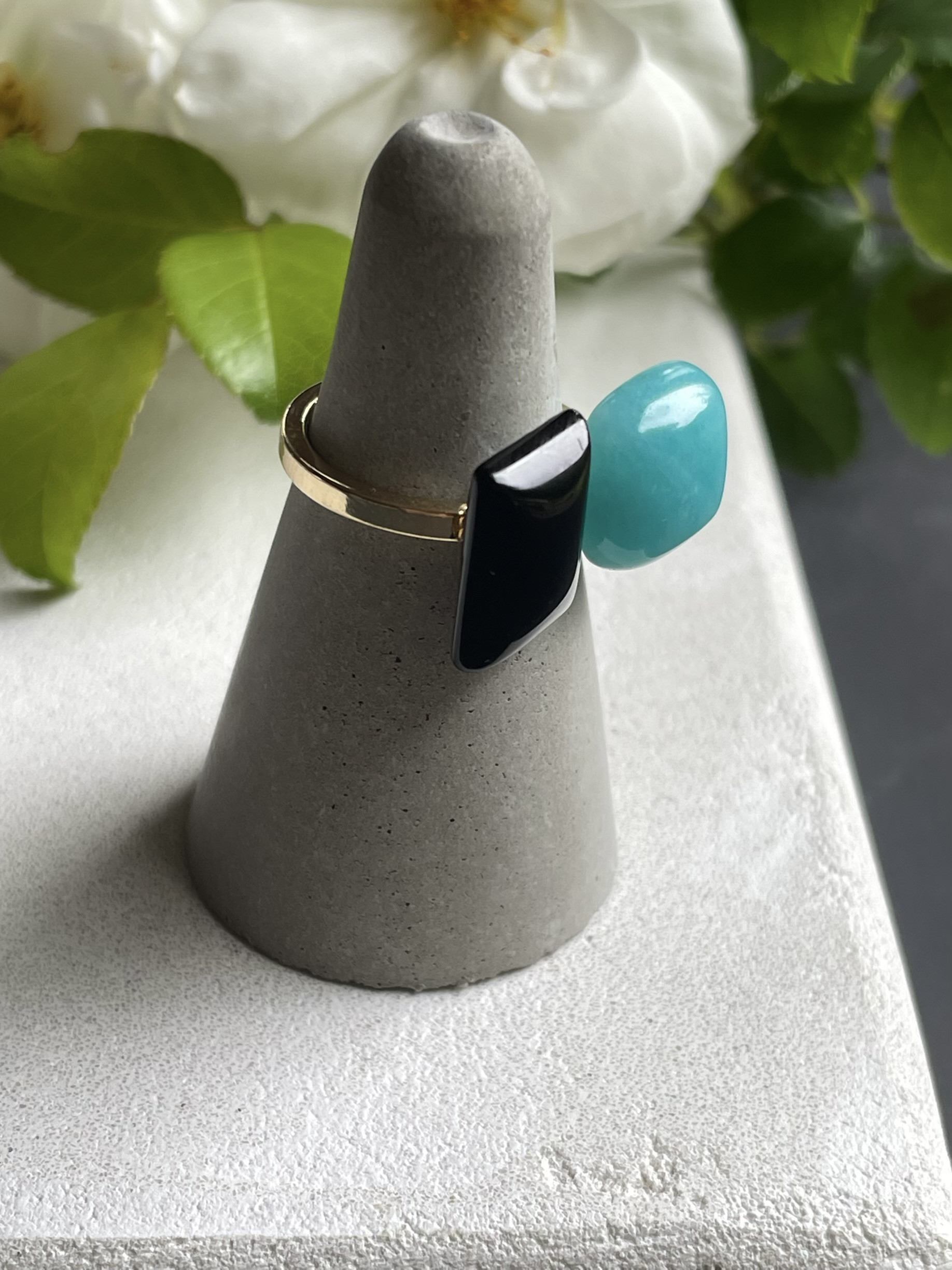 〈モード×エレガント〉Clair et Noir（クレール・エ・ノワール）フォークリング