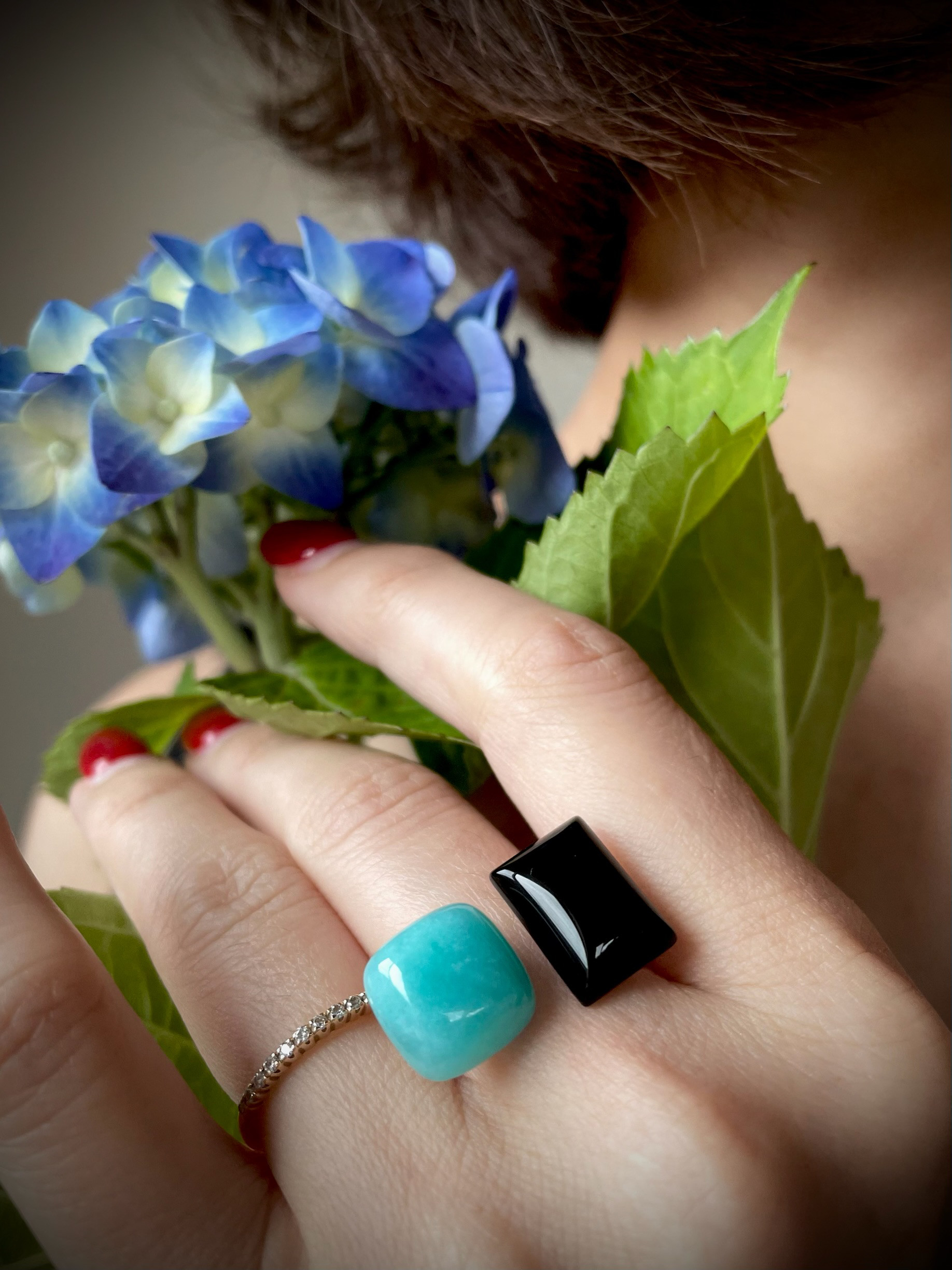 〈モード×エレガント〉Clair et Noir（クレール・エ・ノワール）フォークリング