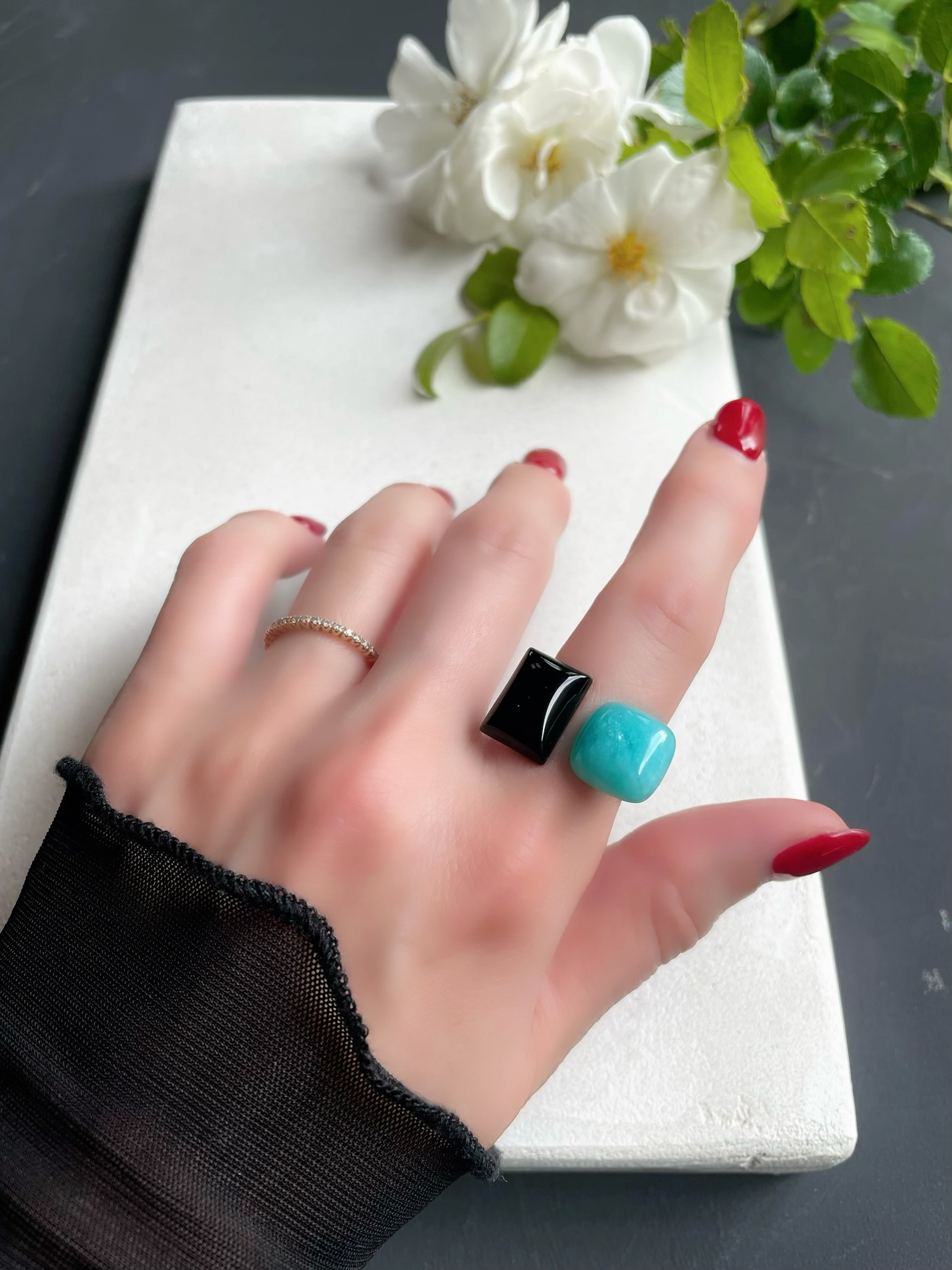 〈モード×エレガント〉Clair et Noir（クレール・エ・ノワール）フォークリング