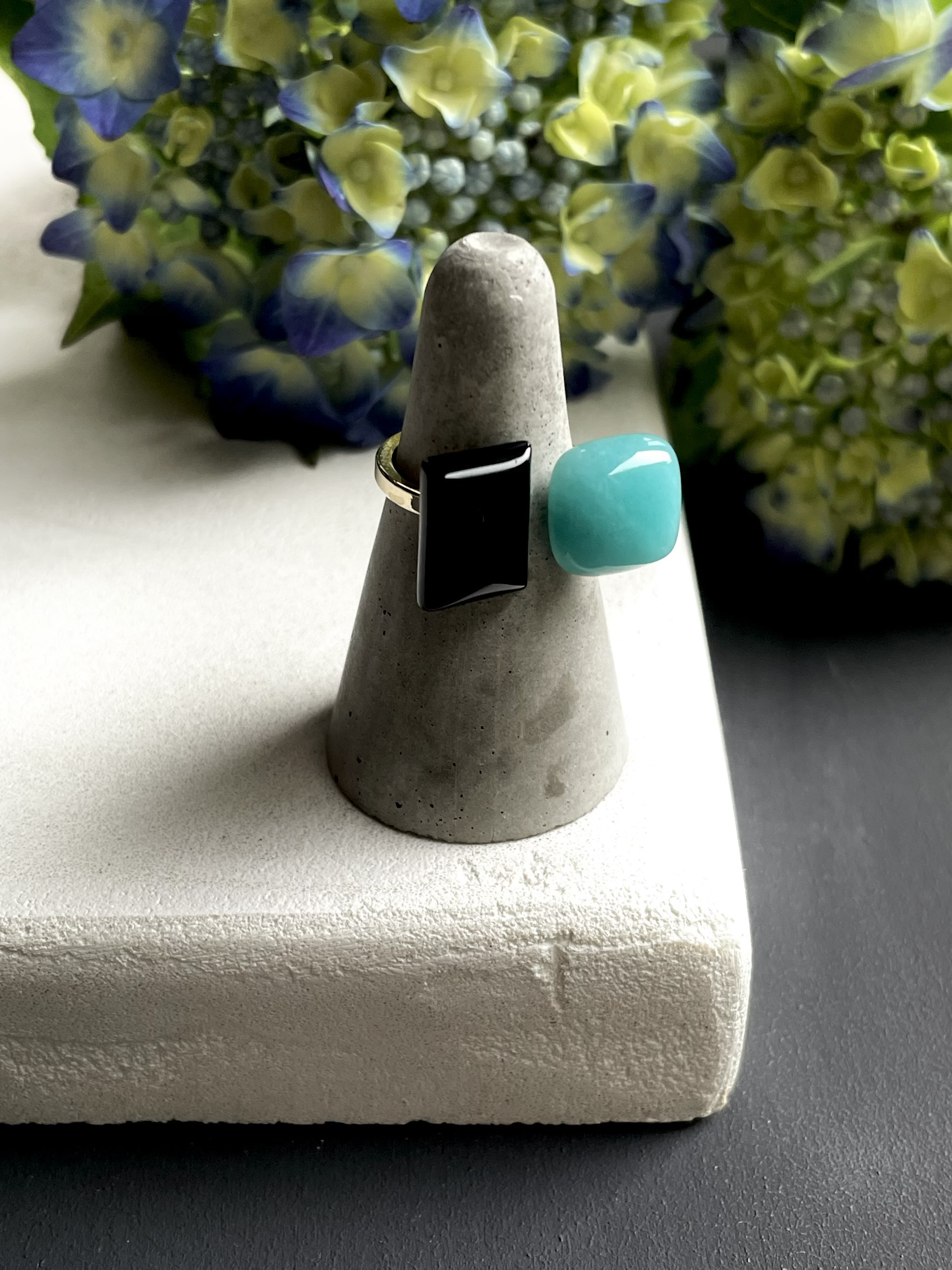 〈モード×エレガント〉Clair et Noir（クレール・エ・ノワール）フォークリング