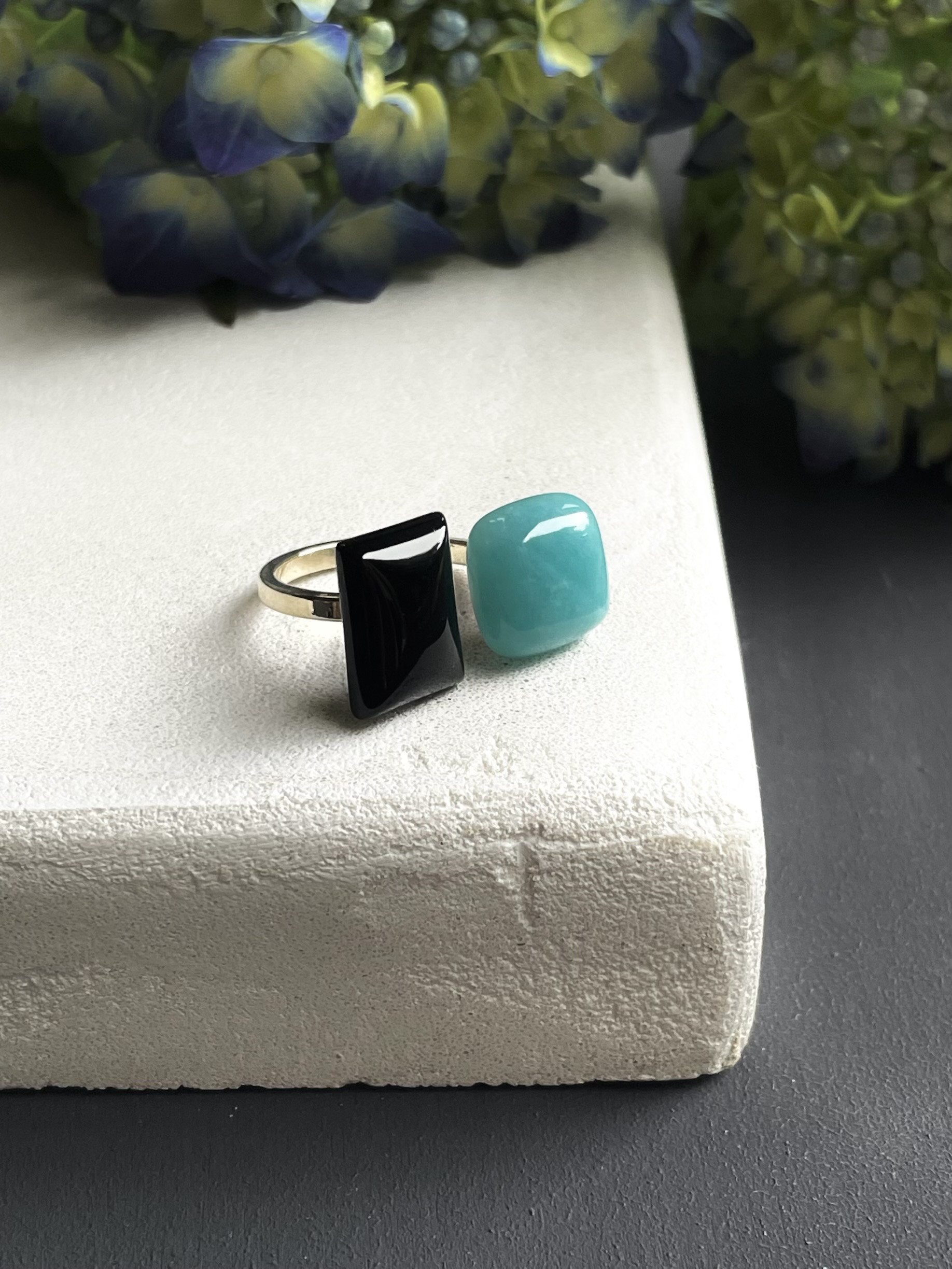 〈モード×エレガント〉Clair et Noir（クレール・エ・ノワール）フォークリング