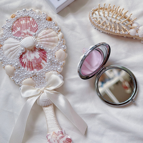 ハンドメイド 貝殻装飾 手鏡とブラシ3点セット 手鏡 ハンドメイド屋