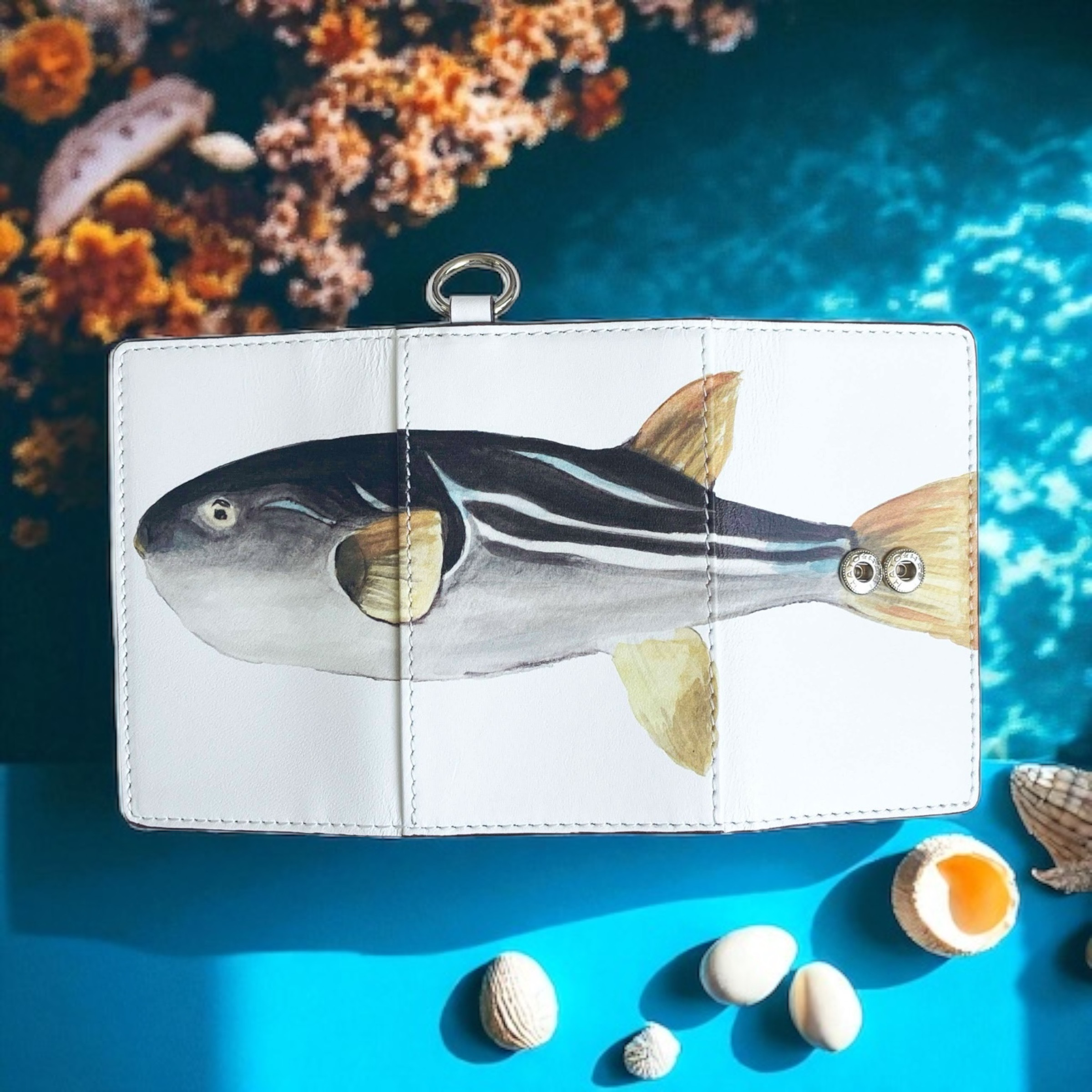 【トラフグ】カードも入る牛革キーケース　スマートキー　ふぐ　fish 本革　レザー　魚 ミニ財布