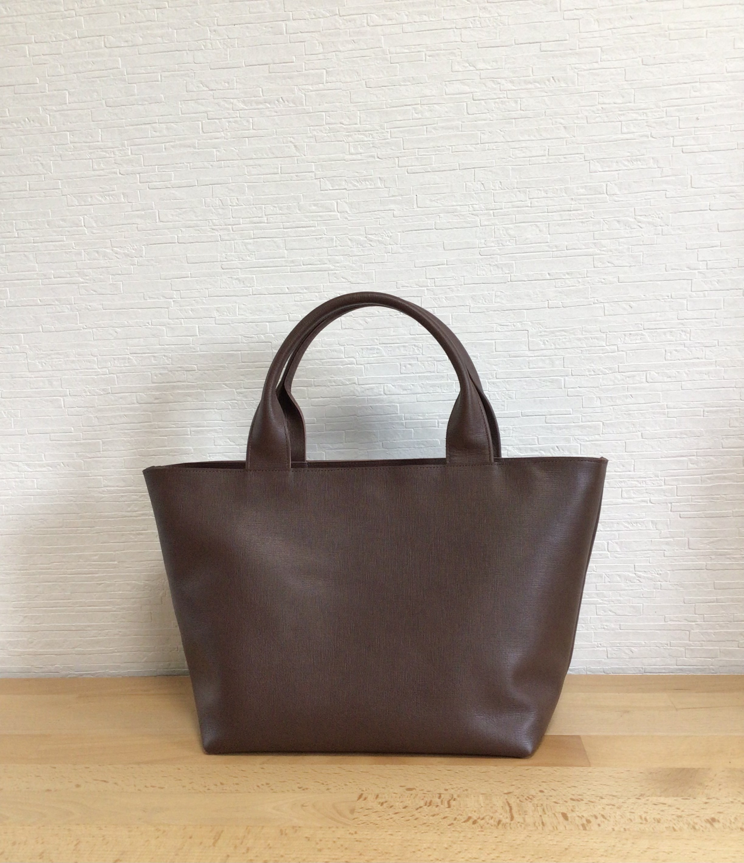 ブラウン色　本革トートバッグ