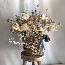 花材おまかせ！10種類以上のドライフラワーを飾りました大きなかご