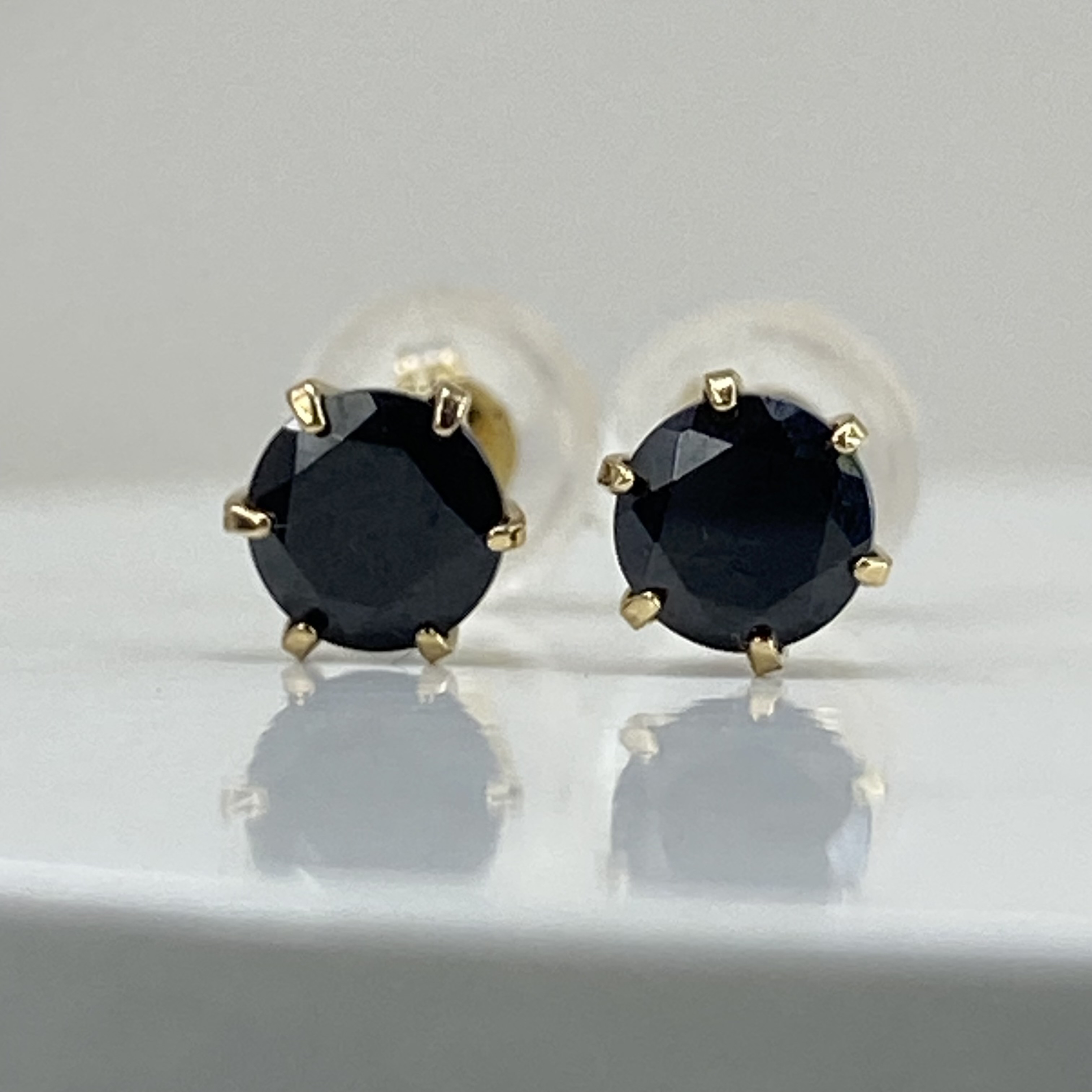 K18YG AU750 18金 天然ブラックダイヤモンド 0.65ct イエローゴールドピアス