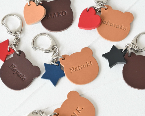 *・ྀི テディベア 様 .゜ྀི・*. レザーキーホルダー テディベアのキーホルダーをプレゼント - ザッチェルズ（Zatchels