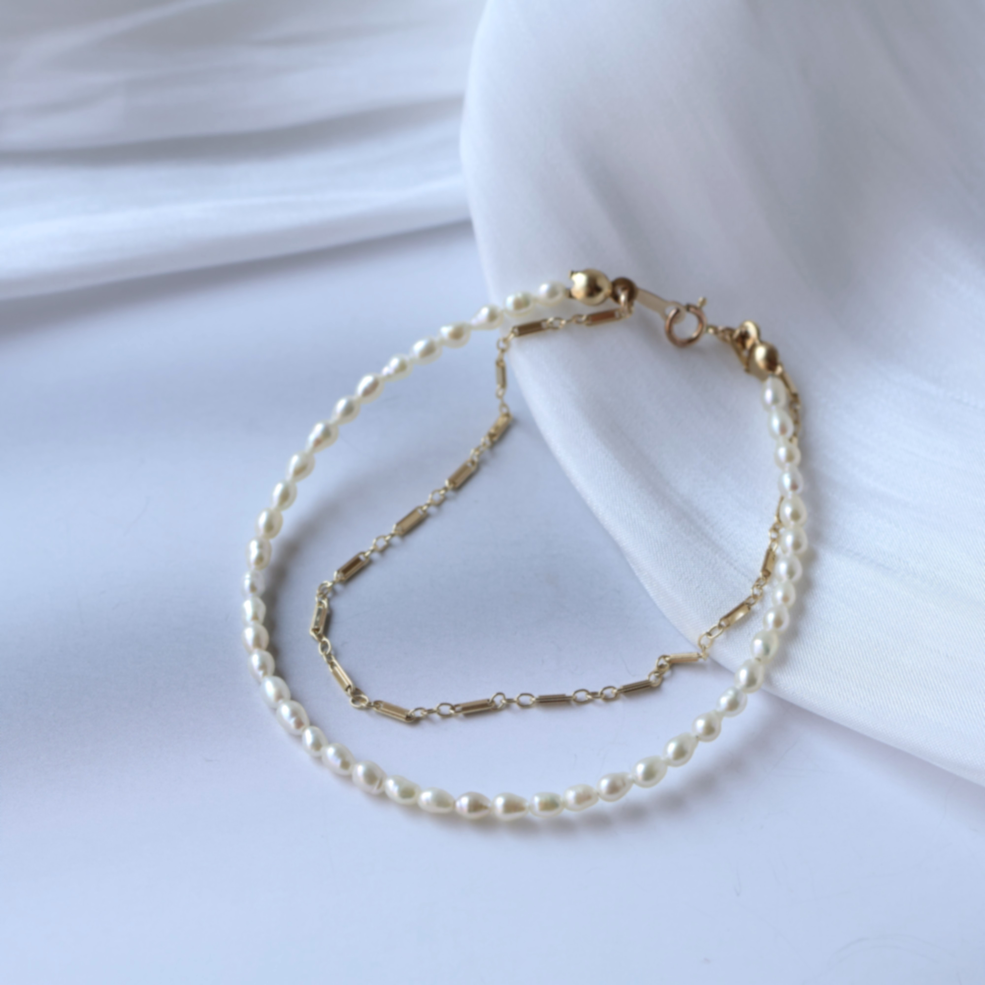パールとチェーンの2連ブレスレット　パール　２連ブレスレット　14kgfブレスレット　仕事　シンプル　ハレの日