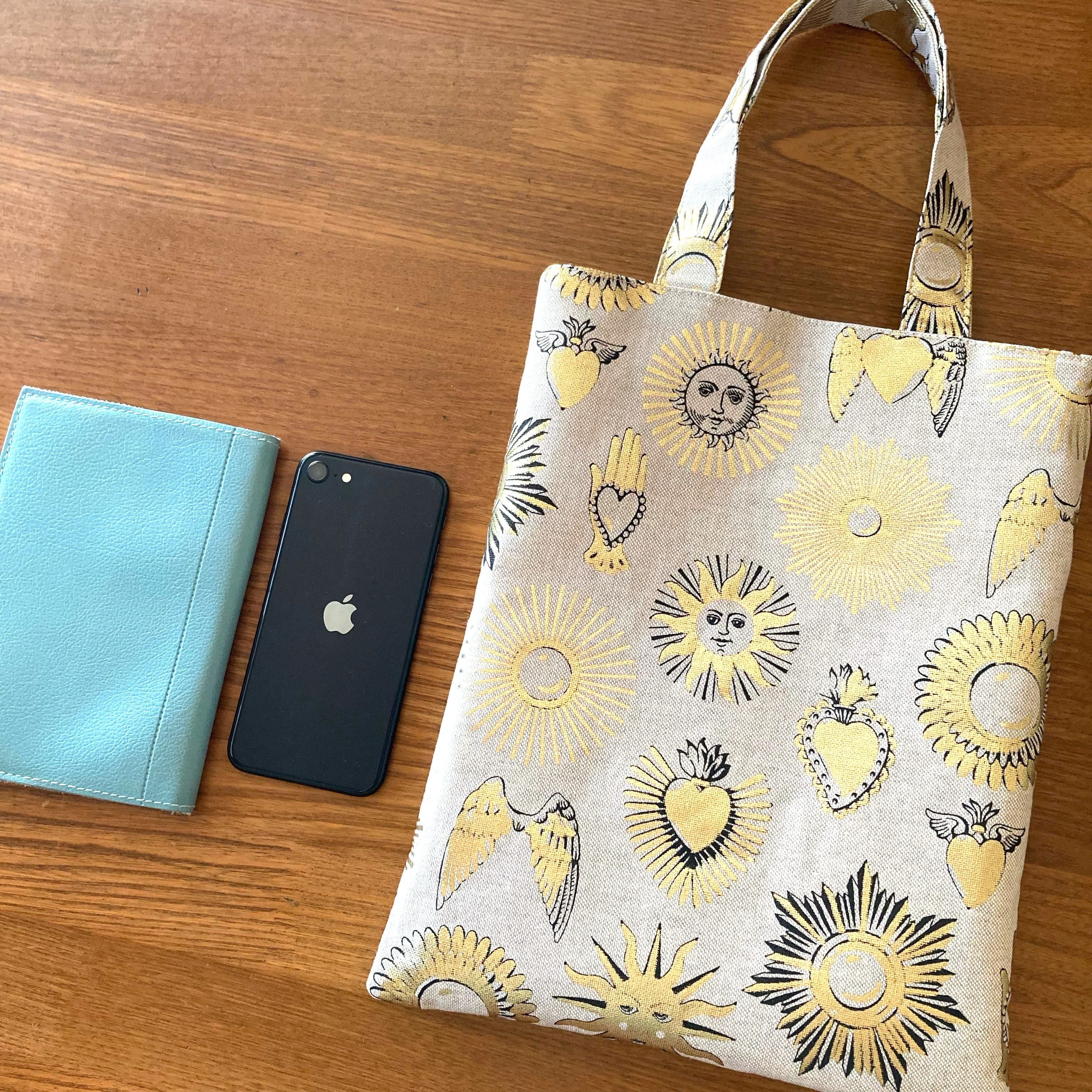 フランス製生地 ゴールドの太陽【ex-voto】トートバッグ 4,650円