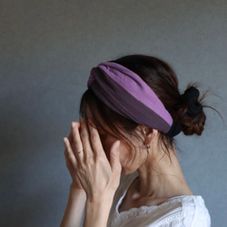 おうち時間のまとめ髪をお洒落に／ふわふわダブルガーゼトリプルカラーヘアバンド／パープル×ダスティパープル 4枚目の画像