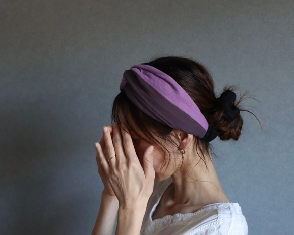 おうち時間のまとめ髪をお洒落に／ふわふわダブルガーゼトリプルカラーヘアバンド／パープル×ダスティパープル 4枚目の画像