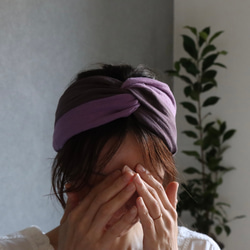 おうち時間のまとめ髪をお洒落に／ふわふわダブルガーゼトリプルカラーヘアバンド／パープル×ダスティパープル 3枚目の画像