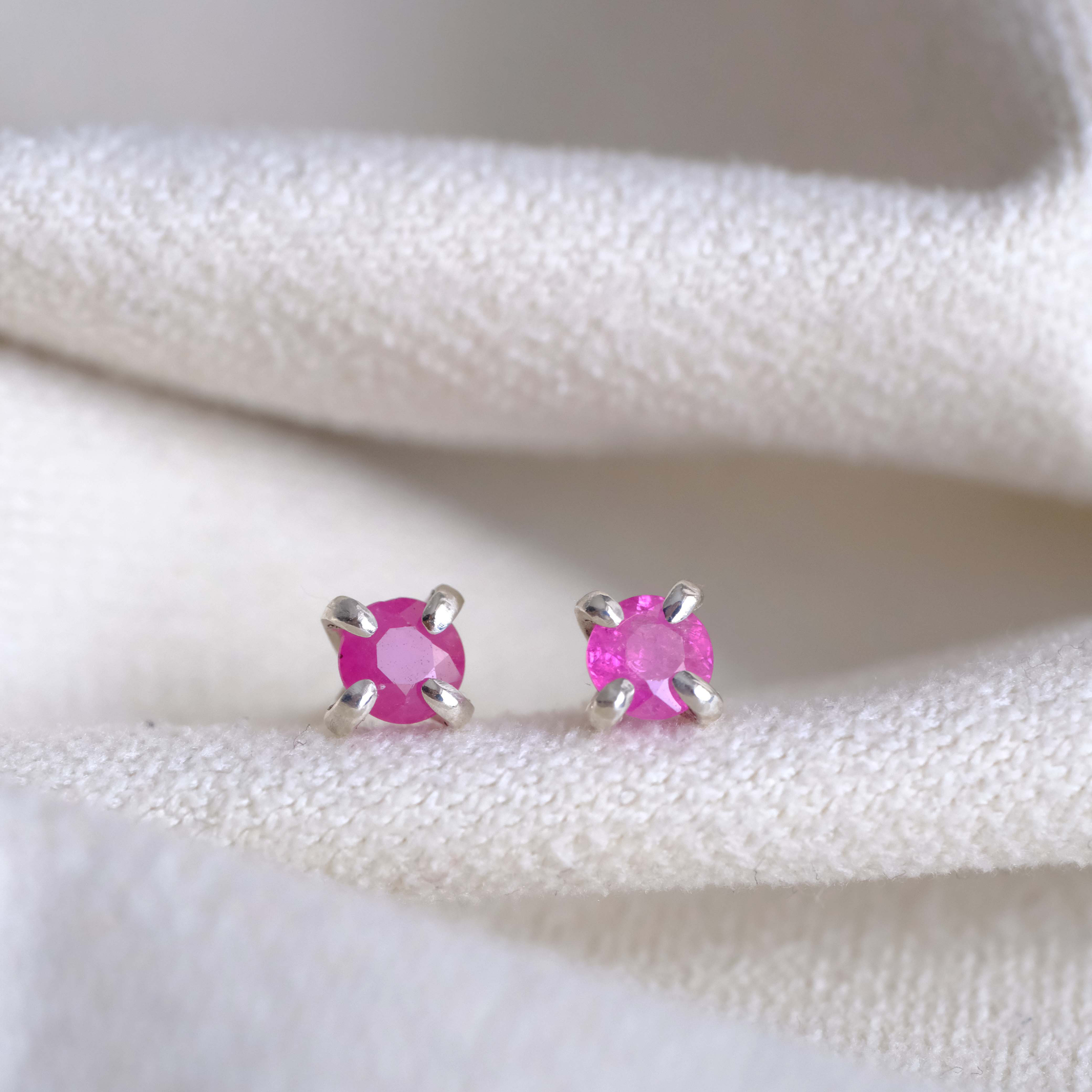 7月誕生石ピアス ruby