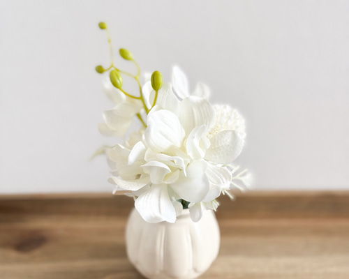 ❁仏花 お供え花 蘭のアレンジメント❁ オフホワイト シンプル マム 菊