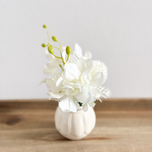 ❁仏花 お供え花 蘭のアレンジメント❁ オフホワイト シンプル マム 菊
