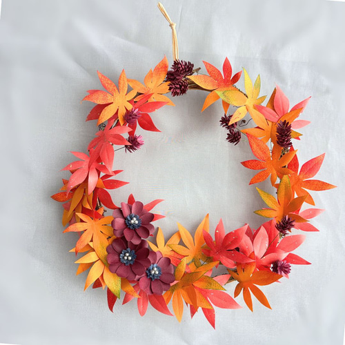 お値下げ‼️トールペイント薔薇とチョコレートコスモスと小花たちのリース、ミラー兼用 お値下げ‼️トールペイント薔薇とチョコレートコスモスと小花