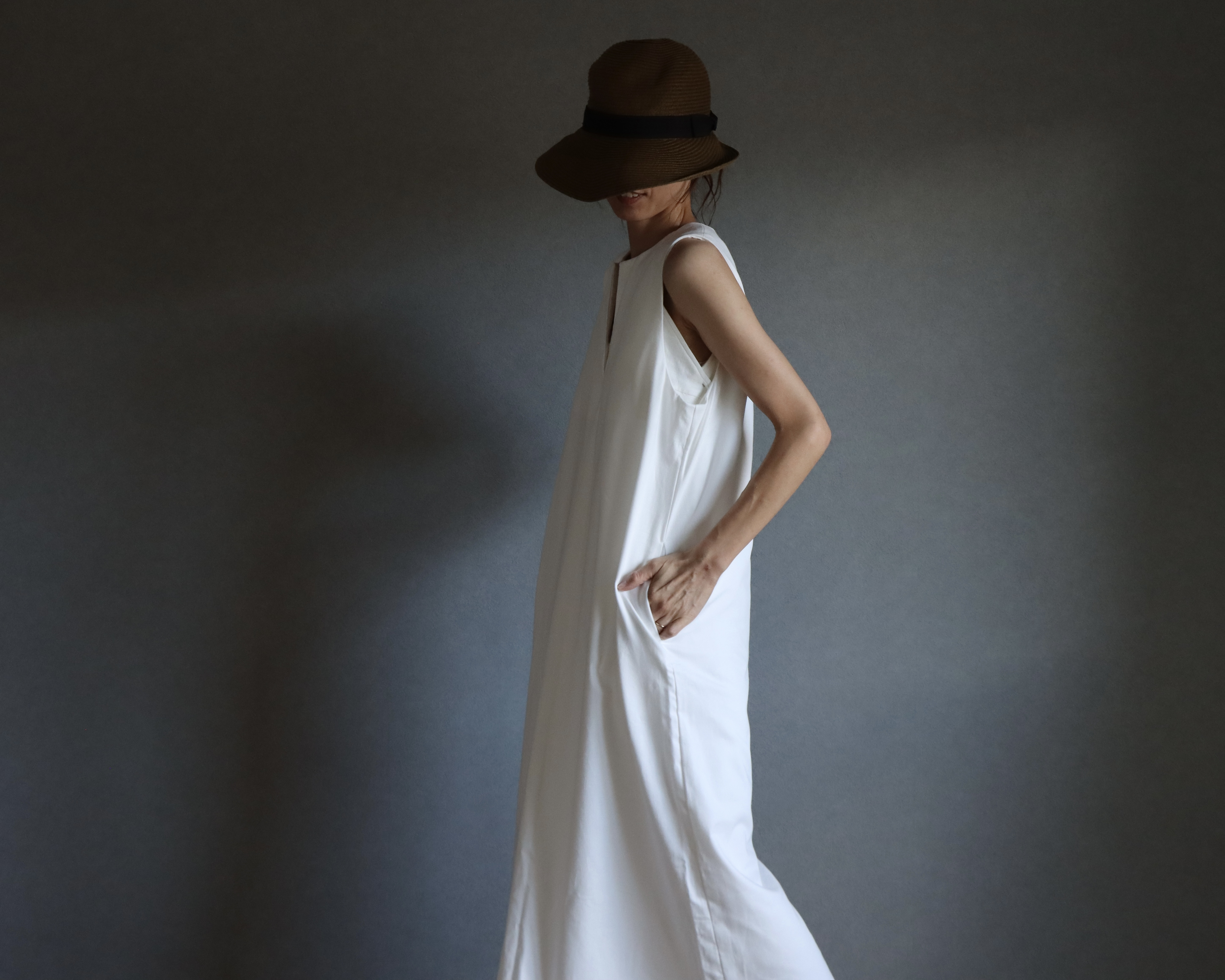 岡山県児島6オンスソフトデニムジャンパースカート／スラッシュネックデニムワンピース／オフホワイト